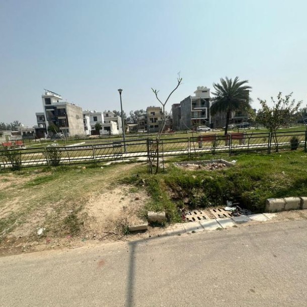 Park Facing 150 Sq Ft Plot for Sale in Aerocity, Mohali-1