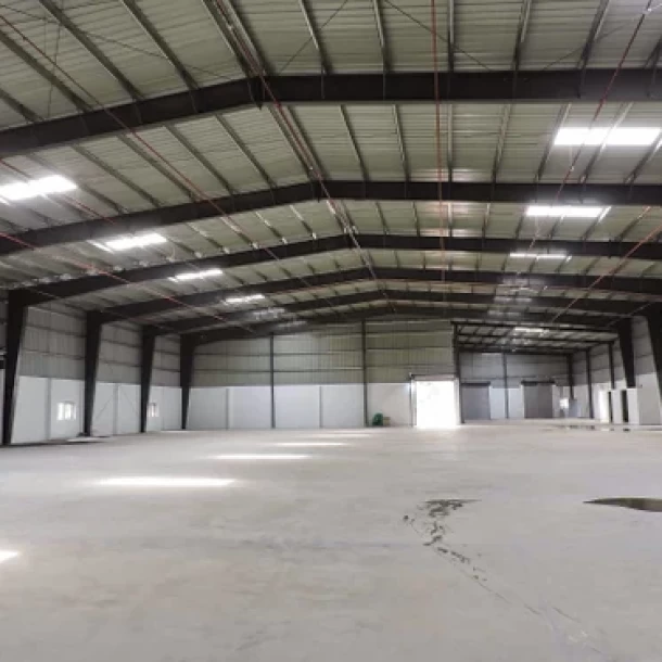 Spacious and Modern 90,000 Sq Ft Warehouse for Lease.-2