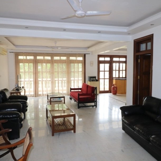 3 Bhk 352sqmt Villa furnished for Sale in Candolim, North-Goa. (4Cr)-0