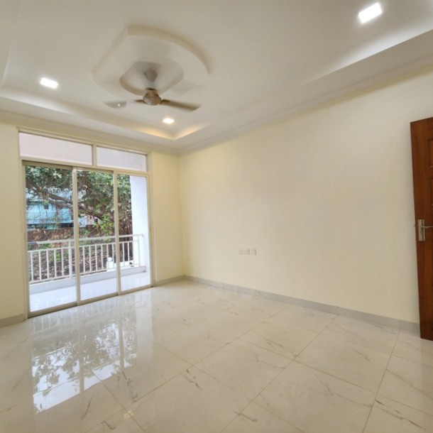 3 Bhk Row Villa, 237sqmt Brand new for Sale in Socorro-Porvorim, North-Goa. (1.90Cr)-11