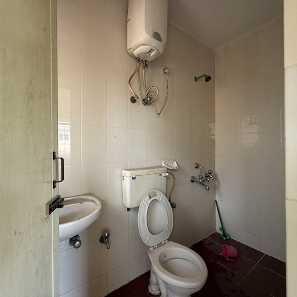 2 Bhk 76Sq.mts flat Unfurnished for Sale in Corlim-Old-Goa.(50L)-13