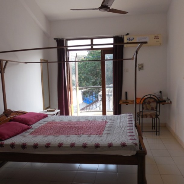 2 Bhk 107sqmt flat Semi-furnished for Sale in Candolim, North-Goa. (95L)-4