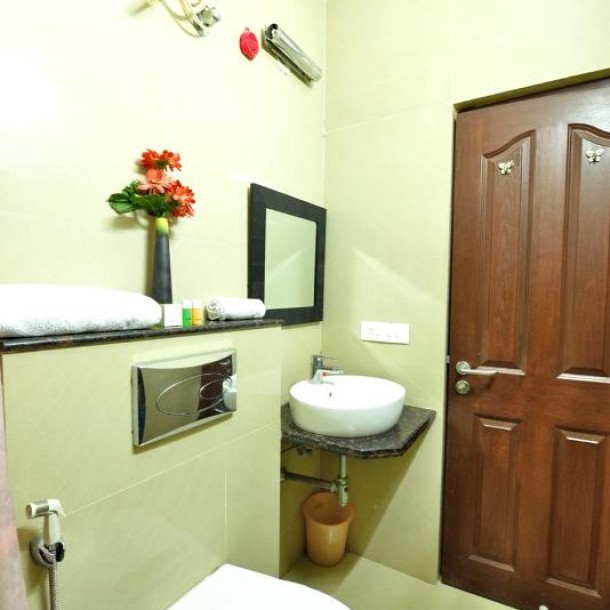 1 Bhk 60sqmt flat Pool facing for sale in Arpora, North-Goa.(85L)-4