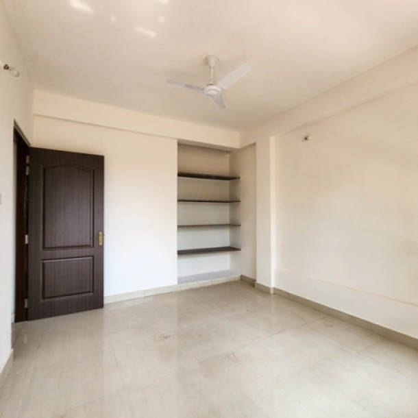 2 Bhk 98sqmt flat, Unfurnished for Sale in Porvorim, North-Goa.(75L)-7