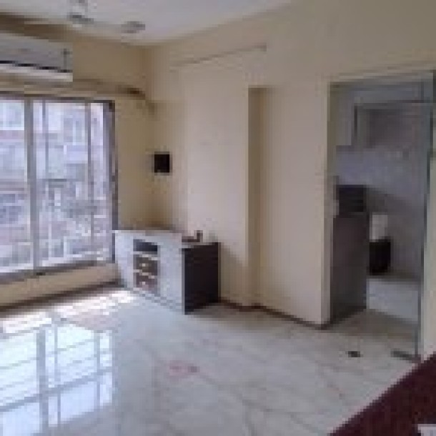 2 BHK Apartment available for Sell at Vile Parle East-0