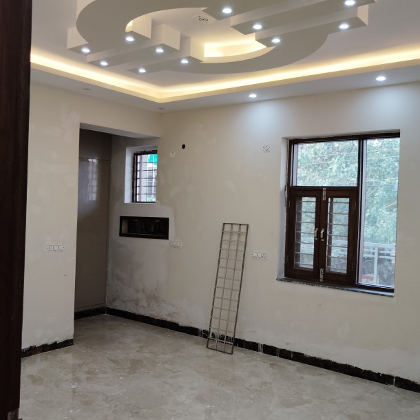 Spacious 3 BHK Builder Floor in Sector 28 Faridabad - Your Dream Home Awaits-3