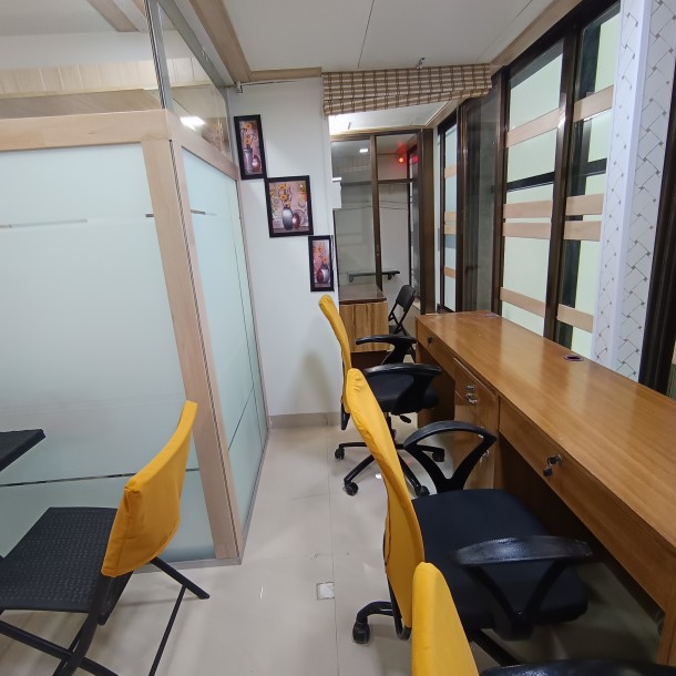 Modern Office for Rent: 1550 sq.ft., Vile Parle East, M.G. Road - Internet, Cabins, Conference Room-40