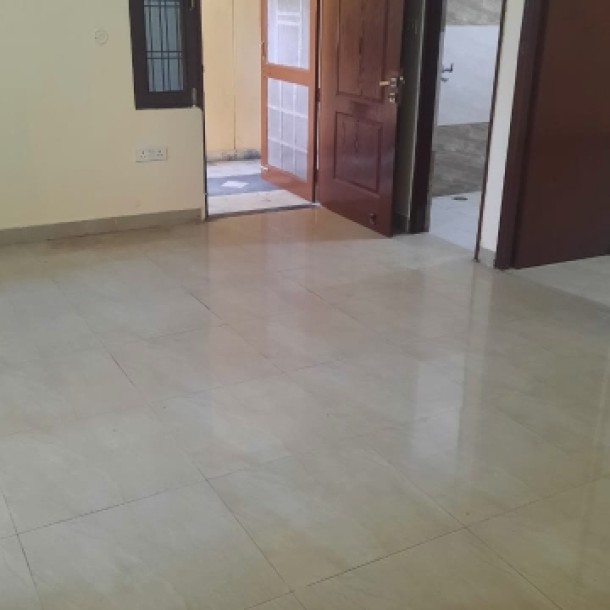 Rent pe vineet khand 2bhk house Dena hai-5