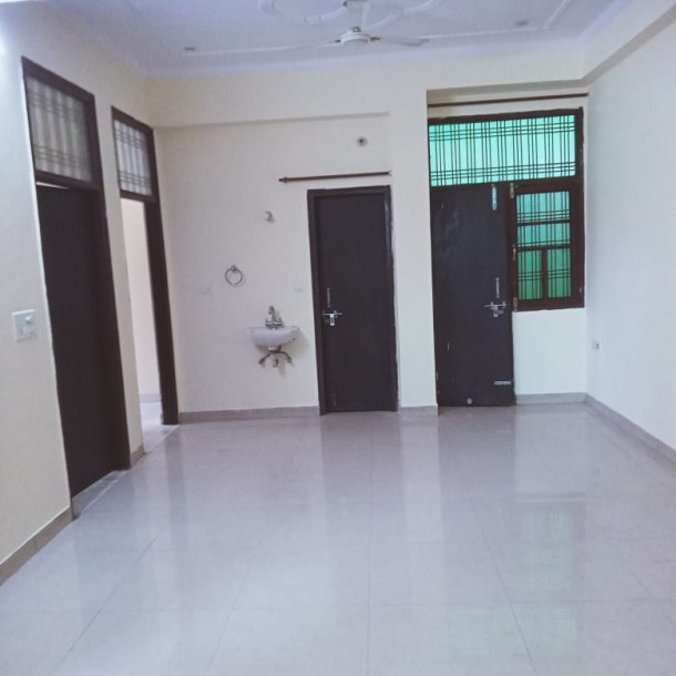 Rent pe house Dena h gomti nagar-9