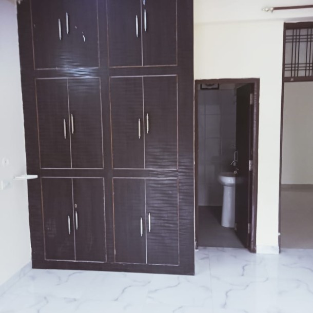 Rent pe house Dena h gomti nagar-7