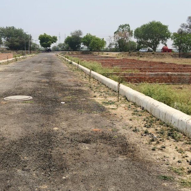 Plot is available in Khurdahi Market on Sultanpur Road, Lucknow-32