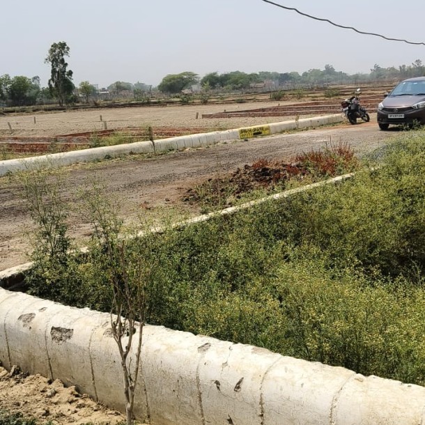 Plot is available in Khurdahi Market on Sultanpur Road, Lucknow-35