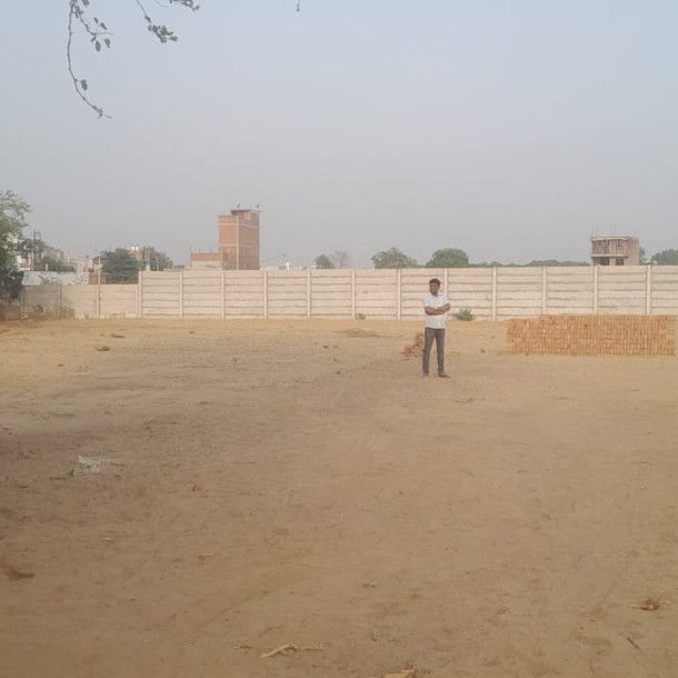 Plot is available in Khurdahi Market on Sultanpur Road, Lucknow-4