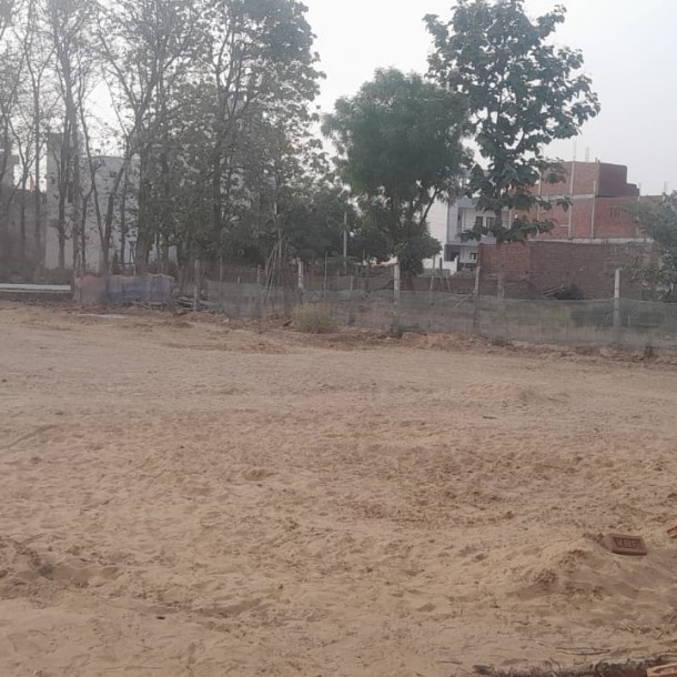 Plot is available in Khurdahi Market on Sultanpur Road, Lucknow-13