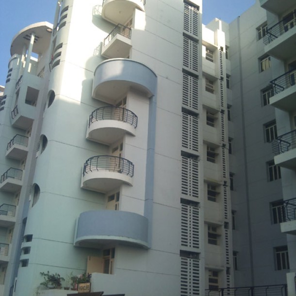 Spacious 2BHK for Rent at Omaxe Heights, Faridabad - Ideal Living in Prime Location-3