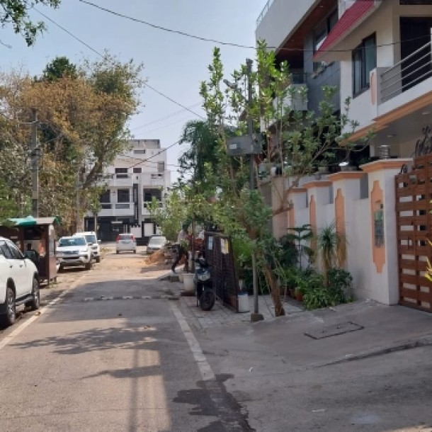 2152 sft ka plot sale hona hai vipul khand gomti nagar Lucknow-2