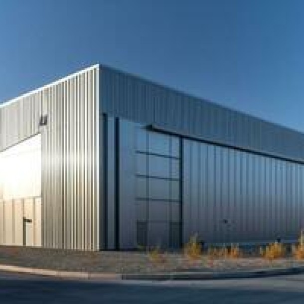 Expansive Warehouse for Lease: Prime Location, Customized Features, and Expert Craftsmanship-4