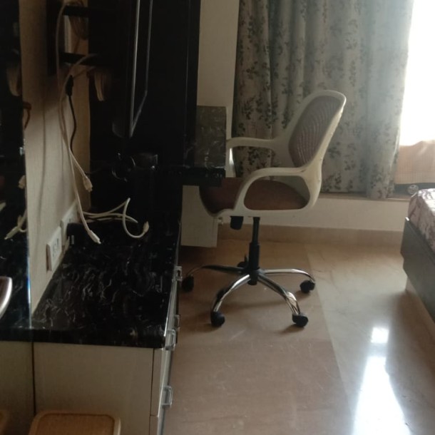 Rent a Comfortable 3BHK Semi-Furnished Flat in DB Woods-6