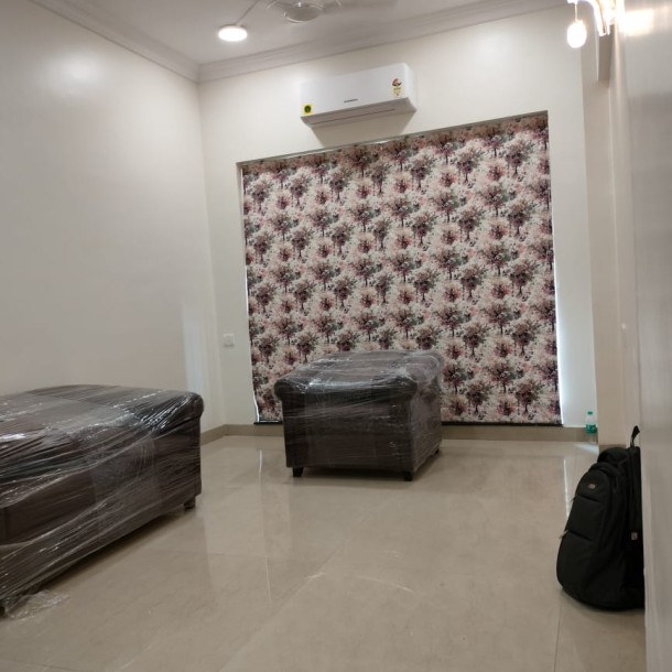 Rent a Comfortable 1BHK Semi-Furnished Flat in  Goregaon  east Raheja Heights-3