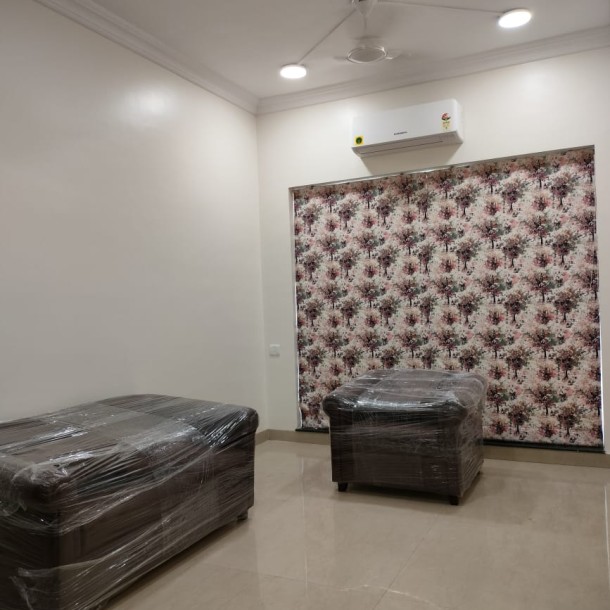 Rent a Comfortable 1BHK Semi-Furnished Flat in  Goregaon  east Raheja Heights-5