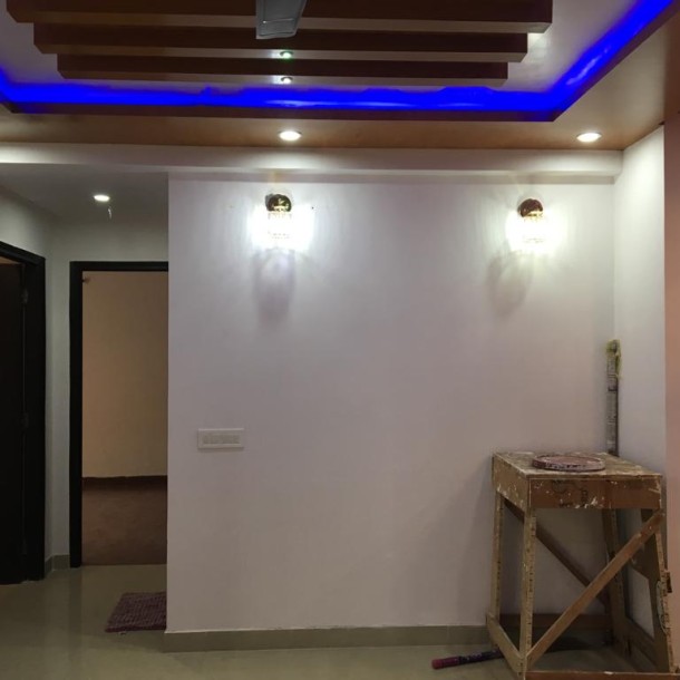 Rent 2 BHK Semi-Furnished Flat in Ghaziabad - Ideal Blend of Comfort and Convenience Awaits You-4