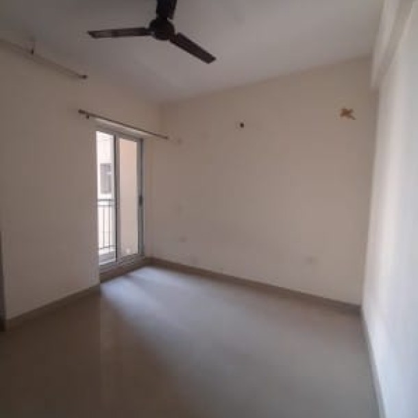 Rent a Stylish 3 BHK Semi-Furnished Flat in Ghaziabad - Ideal Living Spaces Await You-2