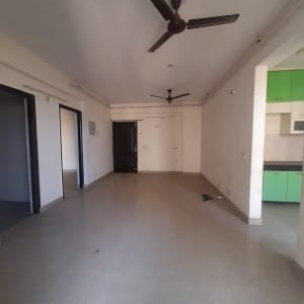 Rent a Stylish 3 BHK Semi-Furnished Flat in Ghaziabad - Ideal Living Spaces Await You-3