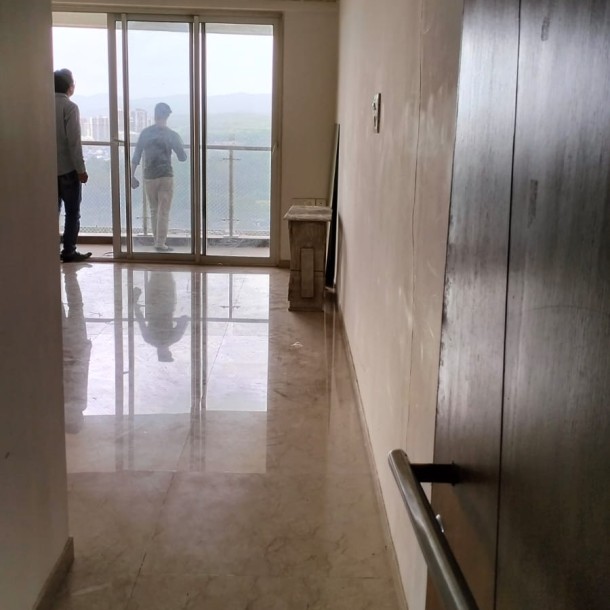 Rent a Comfortable 3BHK Semi-Furnished Flat in Goregaon east  JP Decks Blue-10