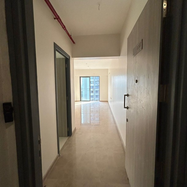 Rent a Comfortable 2BHK Semi-Furnished Flat in Rustomjee Summit-6