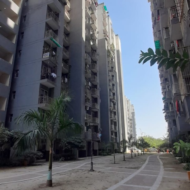 Rent Stylish 1 BHK Semi-Furnished Flat in Ghaziabad - Your Comfortable and Contemporary Living Space-7