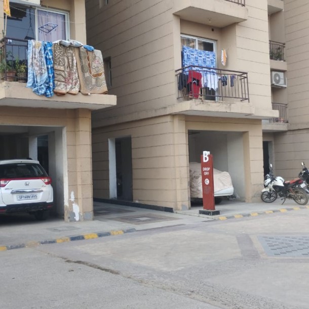 Rent 2 BHK Semi-Furnished Flat in Ghaziabad - Ideal Blend of Comfort and Convenience Awaits You-6