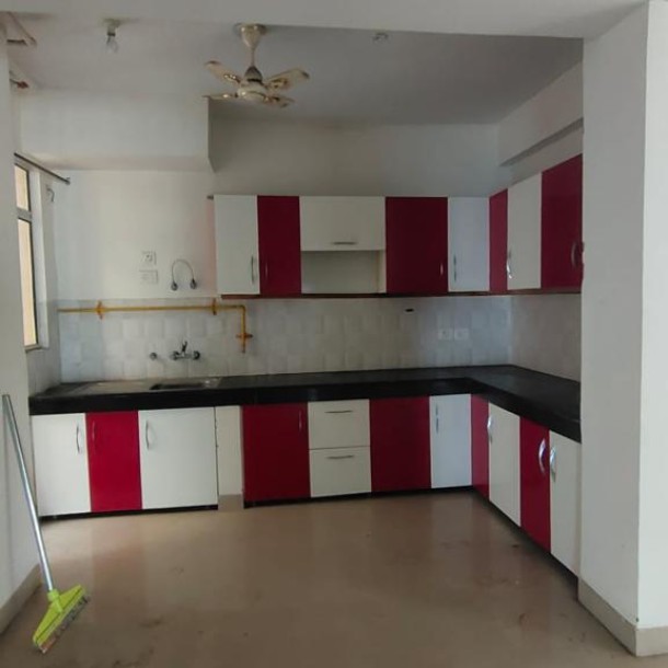 Experience Comfort: 3 BHK Semi-Furnished Flat for Rent in Ghaziabad - Your Ideal Home Awaits!-1