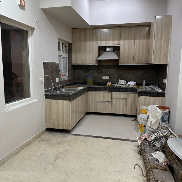 Rent a Stylish 2BHK Semi-Furnished Flat in Gurgaon - Prime Location-2