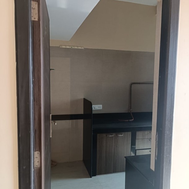 Rent a Comfortable 2BHK Semi-Furnished Flat in Raheja Residency Malad East-3