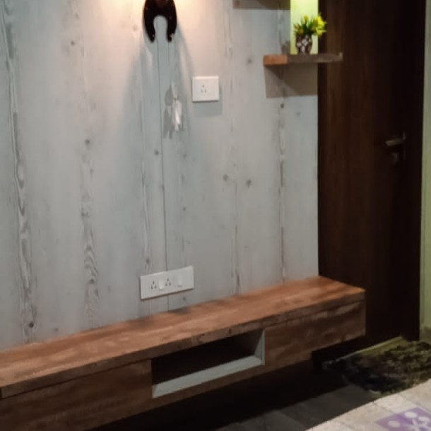 Rent a Comfortable 1BHK Semi-Furnished Flat in Raheja Height-4