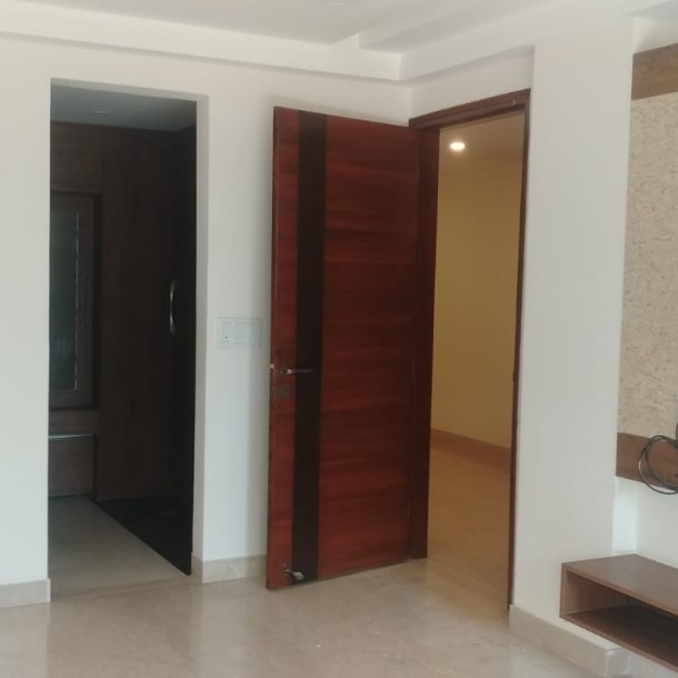 3 BHK Independent/Builder 1st Floor with Basement for Sale in DLF Phase 4, Gurugram.-1