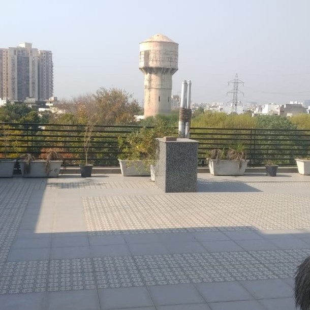 4 BHK Independent 4th  Floor with terrace  for Sale in DLF Phase 4 Gurugram.-10