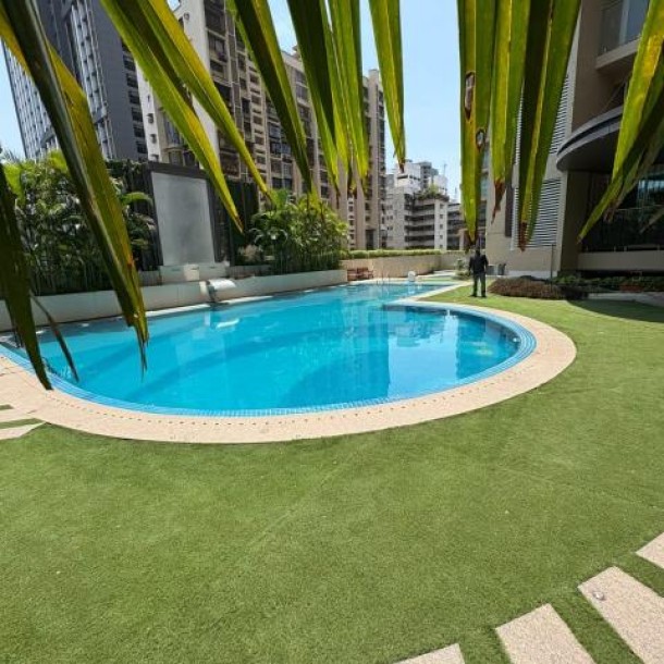 2BHK Semi-Furnished Flat in RNA NG Eclat, Andheri Lokhandwala – ₹1.25L-6