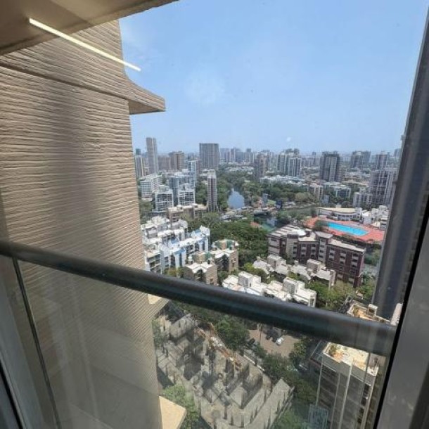 2BHK Semi-Furnished Flat in RNA NG Eclat, Andheri Lokhandwala – ₹1.25L-2