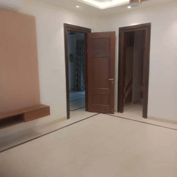 Luxury 5 BHK Furnished Villa for Sale in Company Bagh Kanpur | 4700 sq ft-1