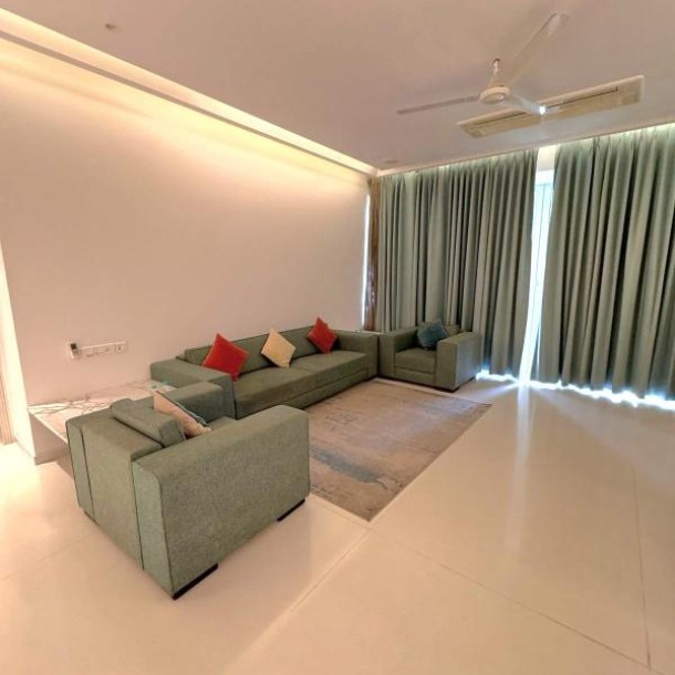 Massive 4BHK Luxury Flat for Sale in Juhu with Balcony & Office – ₹30 Cr-6