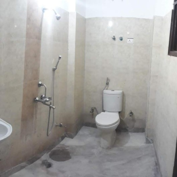 2BHK for Sale - 800 sqft, Upper Ground Floor, Parking, Lift - Near Ghitorni Talab, Delhi - Just 35 Lac!-11