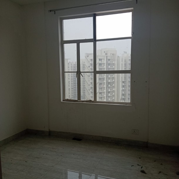 Spacious 3 BHK Row Flat with Balcony, 645 Sq Ft, in Signature Global Solera, Sector 107, Gurgaon-4