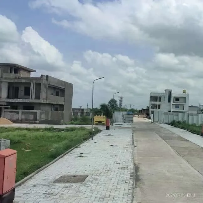RL plot for sale on besa ghogli road beside Poddar International School