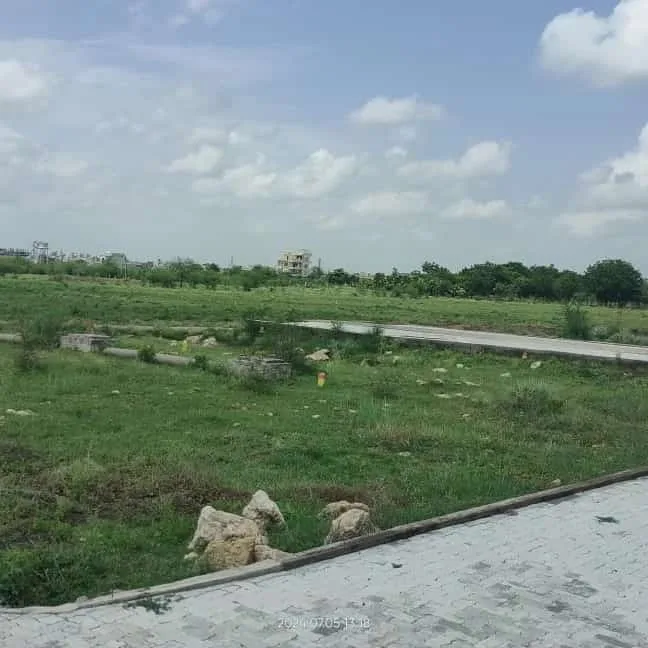 RL plot for sale on besa ghogli road beside Poddar International School