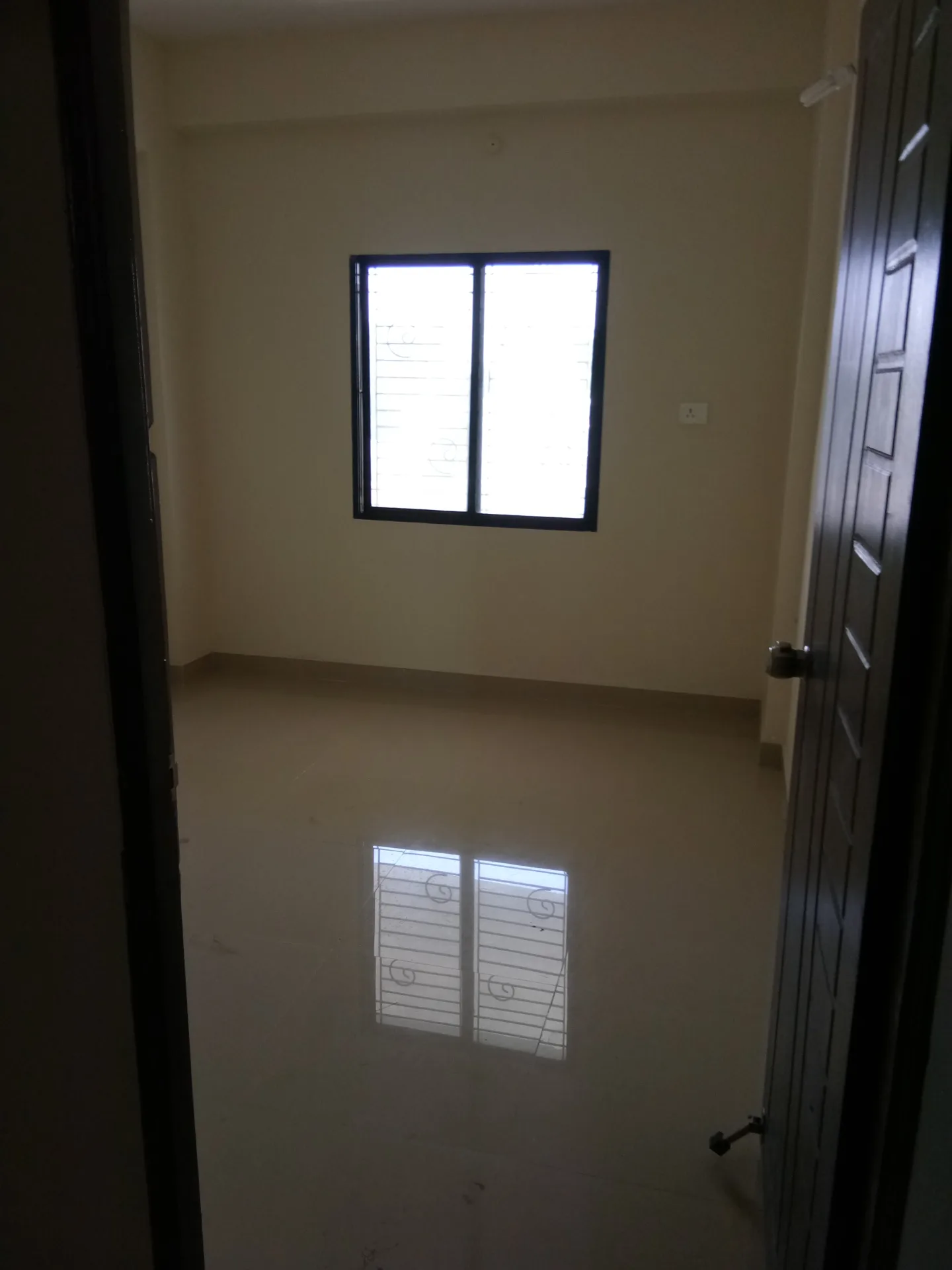 Spacious 3BHK Flat with Modern Amenities | Prime Location & Great Comfort