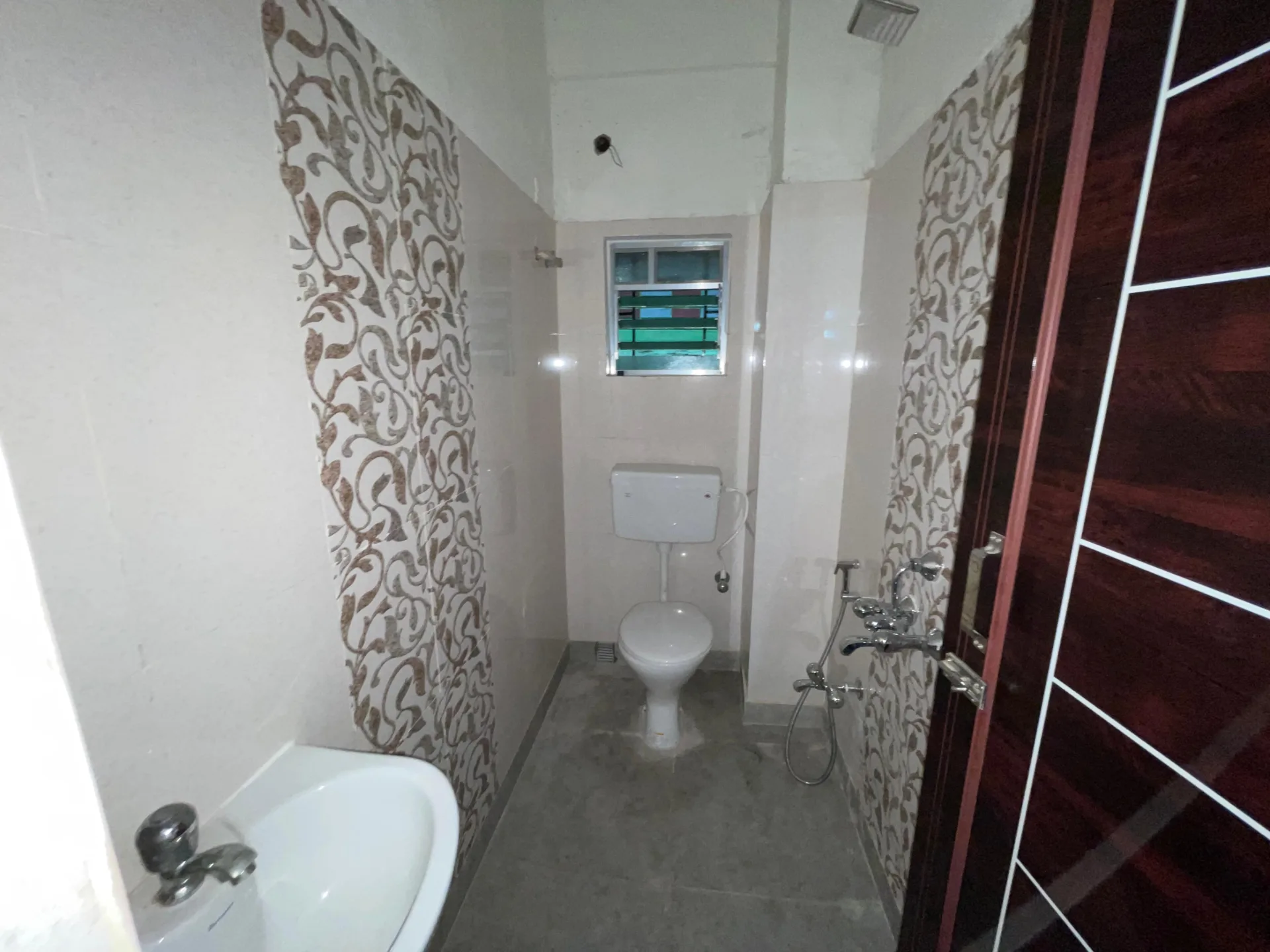 F2 BHK Flat for Sale in Baguiati | 950 Sq. Ft. | 2nd Floor | Lift Available