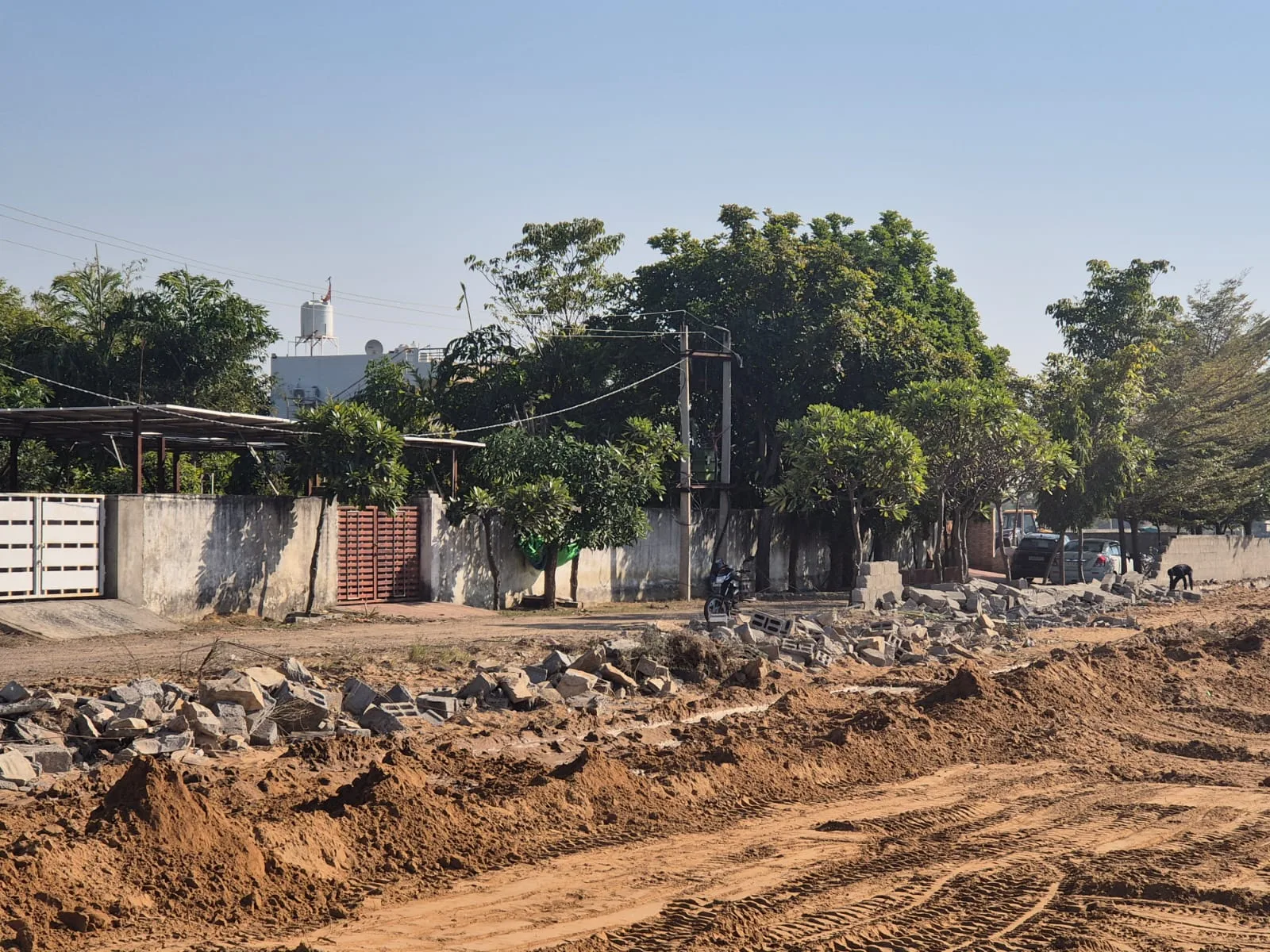 अजमेर रोड पर प्लॉट Near JaiShree Periwal School