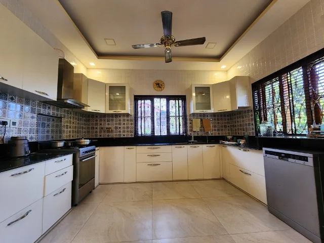 3.5 Bhk Independent Bungalow, Luxury Semi-furnished for Sale in Porvorim, North-Goa. (7Cr)