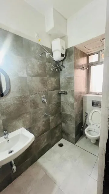 2BHK Furnished Flat for Rent in Merlin 5th Avenue, Salt Lake – ₹60K